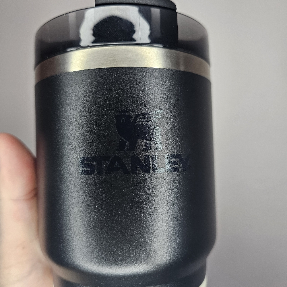 Stanley Black The Flowstate Quencher H2.0 Tumbler 20 oz with Straw Cover - Picture 2 of 9